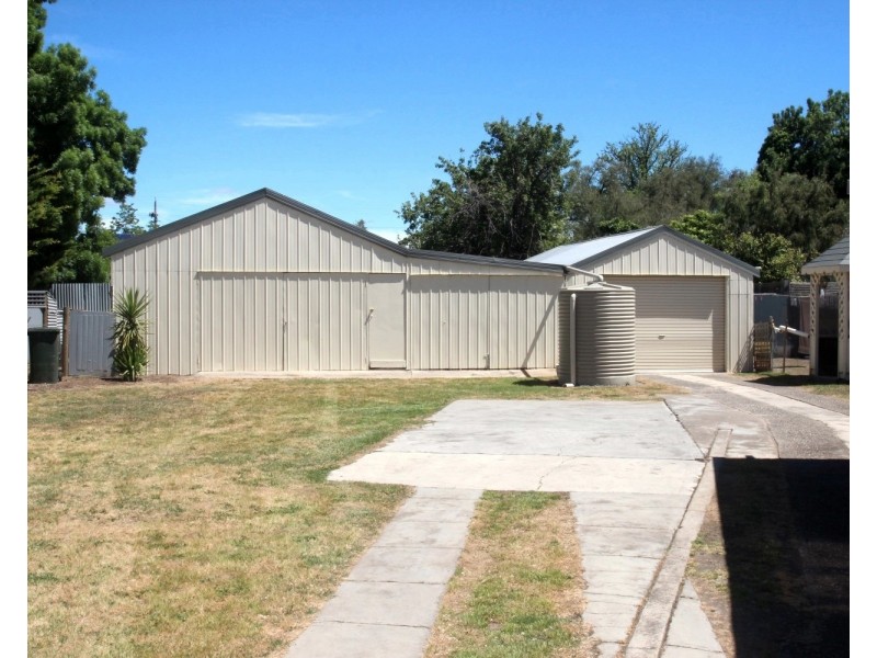 17 Nolan Street, Maryborough VIC 3465