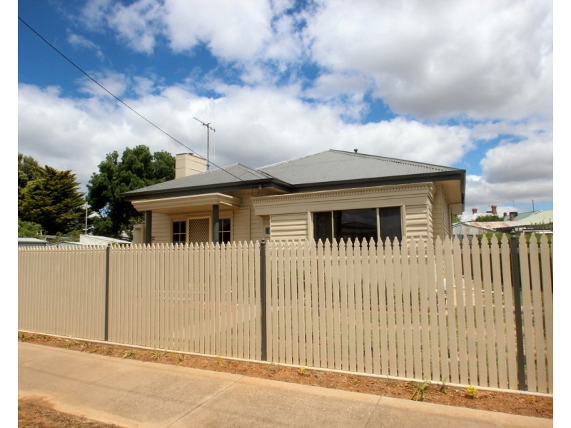 17 Nolan Street, Maryborough VIC 3465