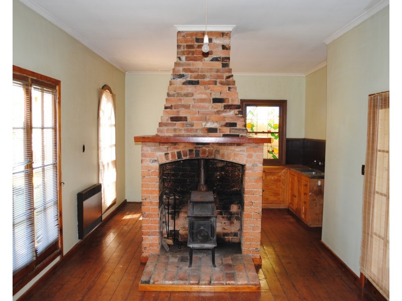 133 high Street, Avoca VIC 3467