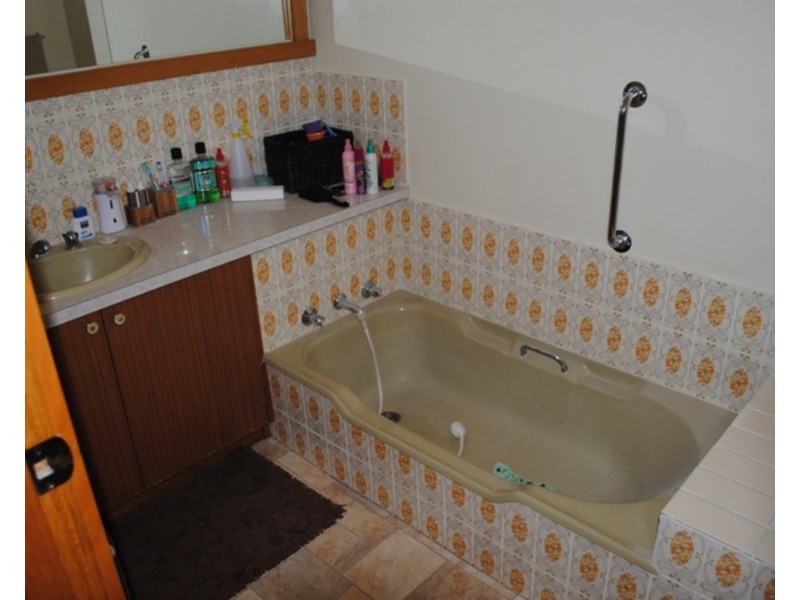 15 Newton Street, Maryborough VIC 3465