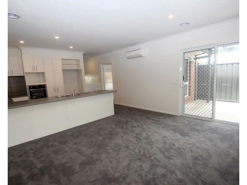 16 School House Court, Maryborough VIC 3465