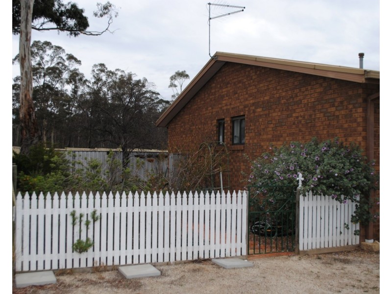 1/4 Harkness Street, Maryborough VIC 3465