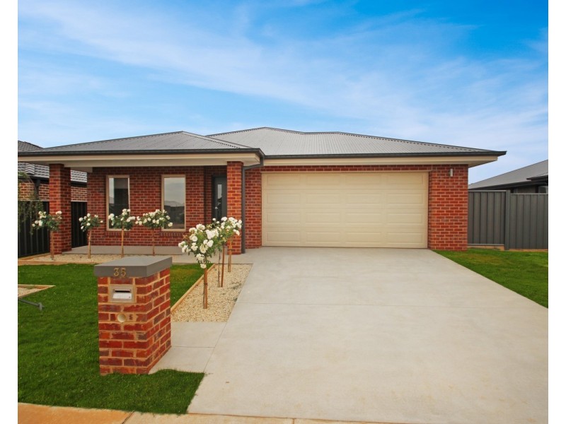 35 Whirrakee Drive, Maryborough VIC 3465