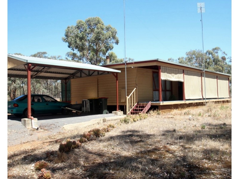 28 Palmer Road, Simson VIC 3465