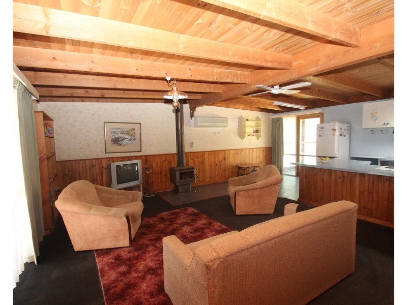 28 Palmer Road, Simson VIC 3465