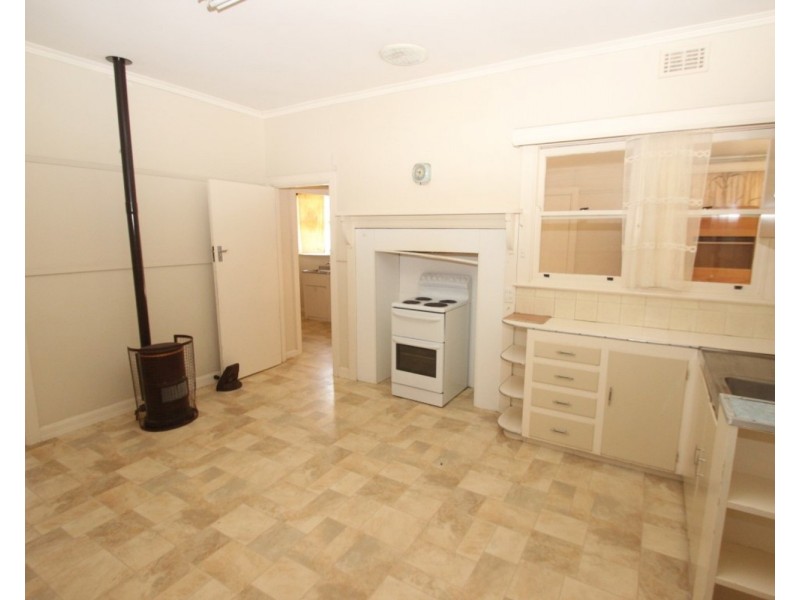 18 Elgin Road, Maryborough VIC 3465