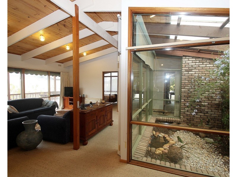 9 Coobah Court, Maryborough VIC 3465