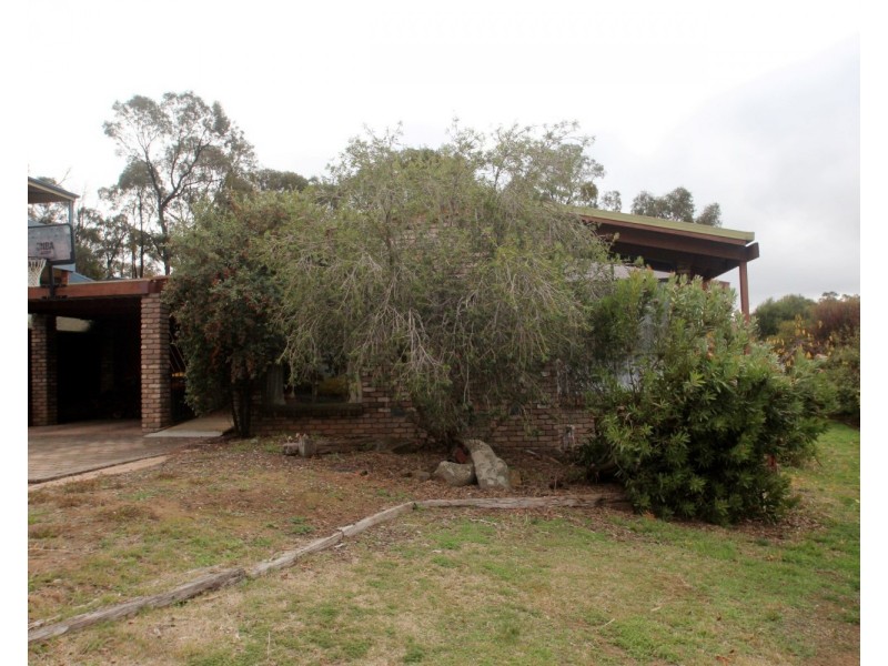 9 Coobah Court, Maryborough VIC 3465