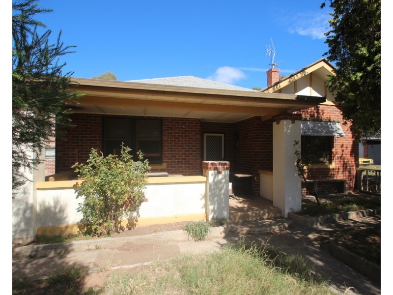 7 Madmans Lane, Flagstaff VIC 3465