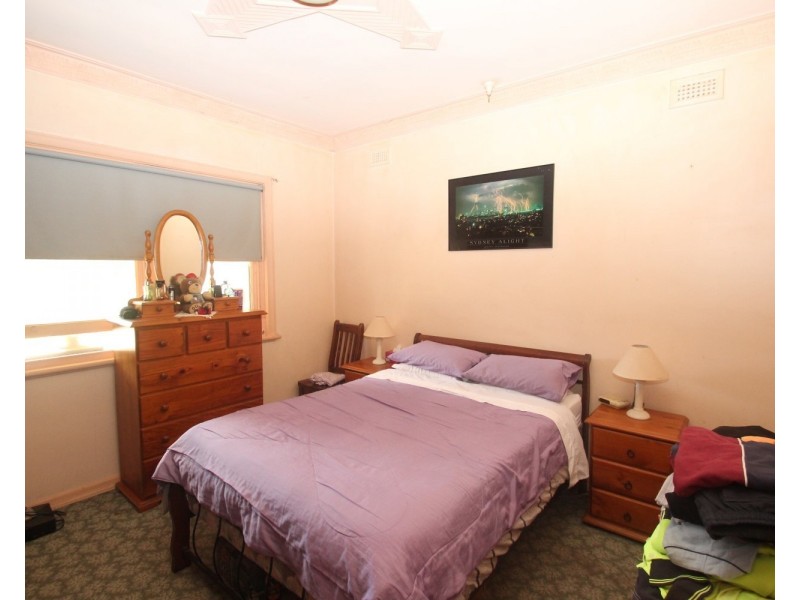 7 Madmans Lane, Flagstaff VIC 3465