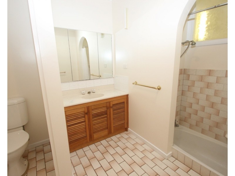 111 Majorca Road, Maryborough VIC 3465