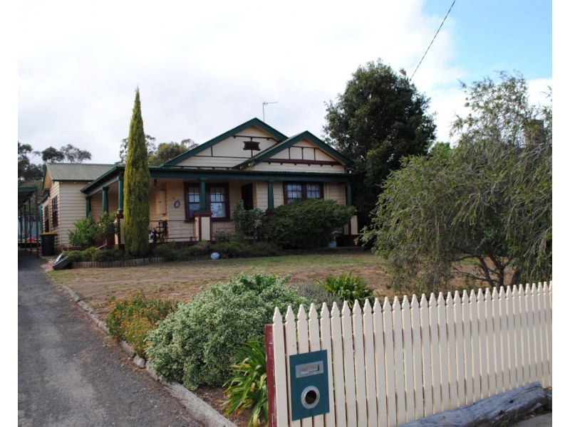 98 Gillies St, Maryborough VIC 3465