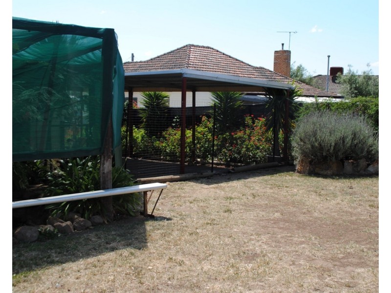 98 Gillies St, Maryborough VIC 3465