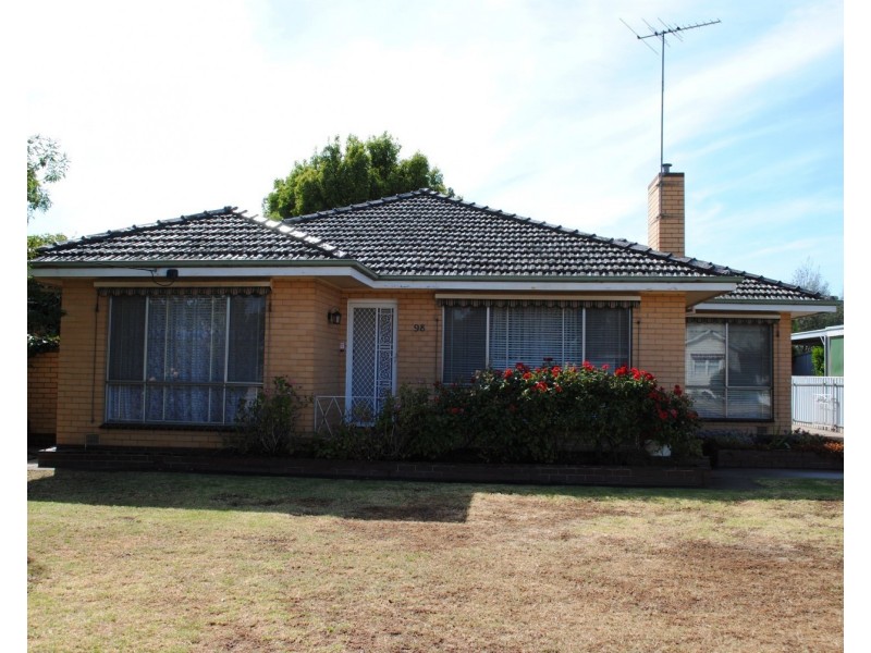 98 Park Road, Maryborough VIC 3465