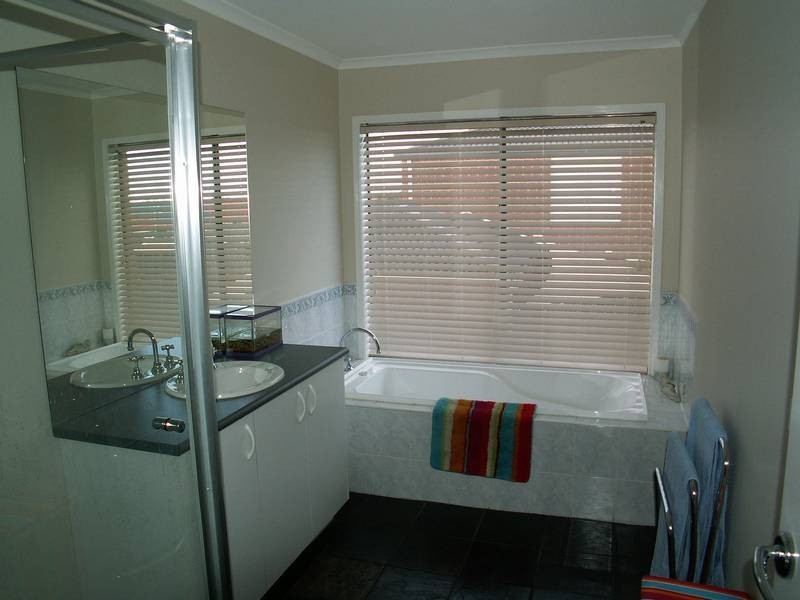 Melton West VIC 3337