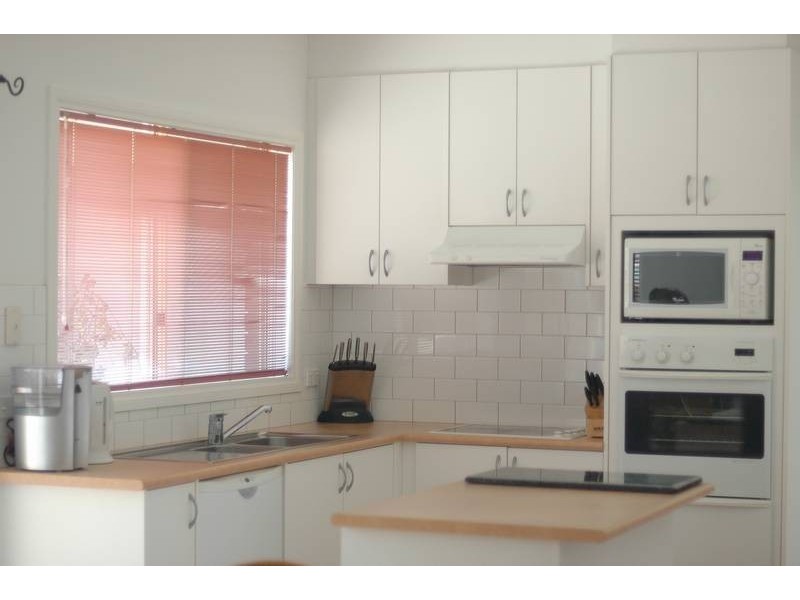 15 Fleetwood Circuit, Melton West VIC 3337