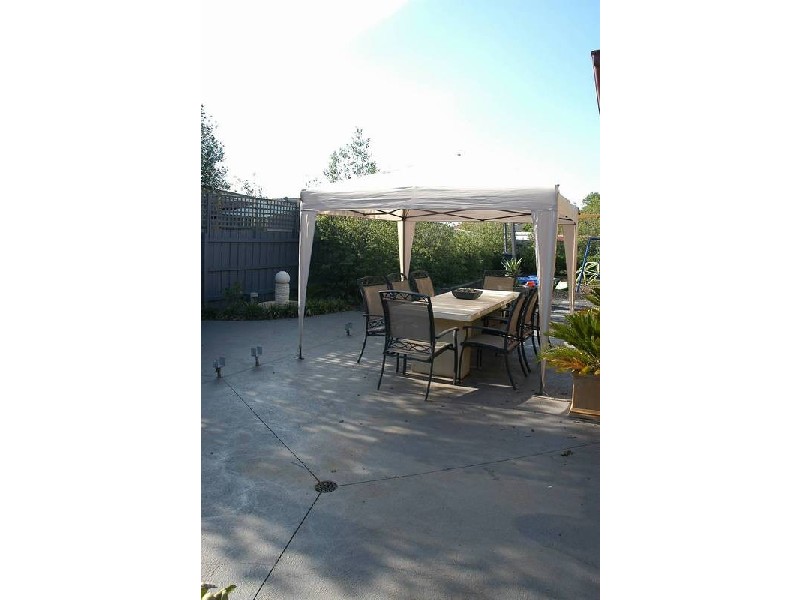 15 Fleetwood Circuit, Melton West VIC 3337