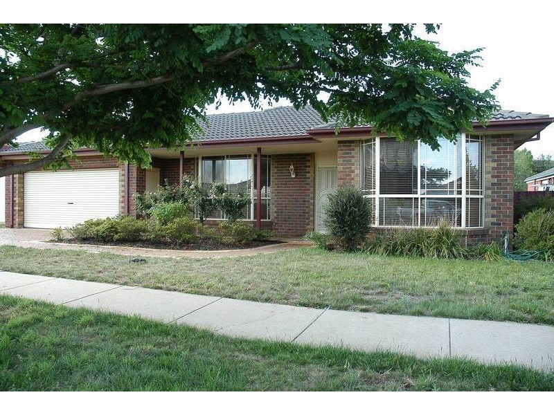 15 Fleetwood Circuit, Melton West VIC 3337