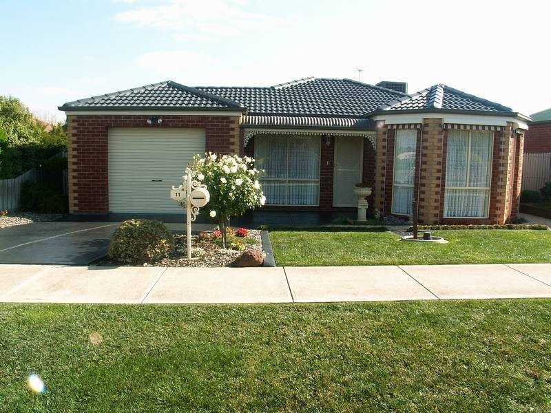 11 Winfield Drive, Kurunjang VIC 3337