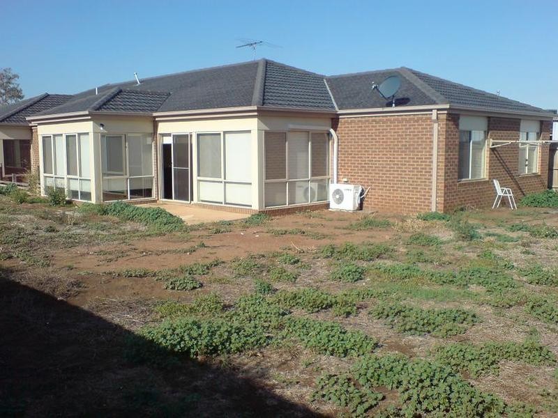 4 Hyperno Court, Kurunjang VIC 3337