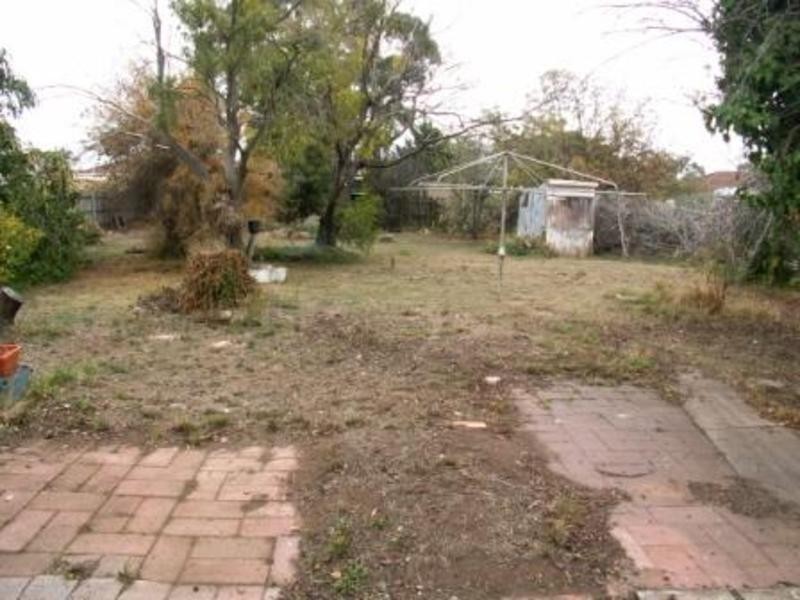 25 Staughton Street, Melton South VIC 3338