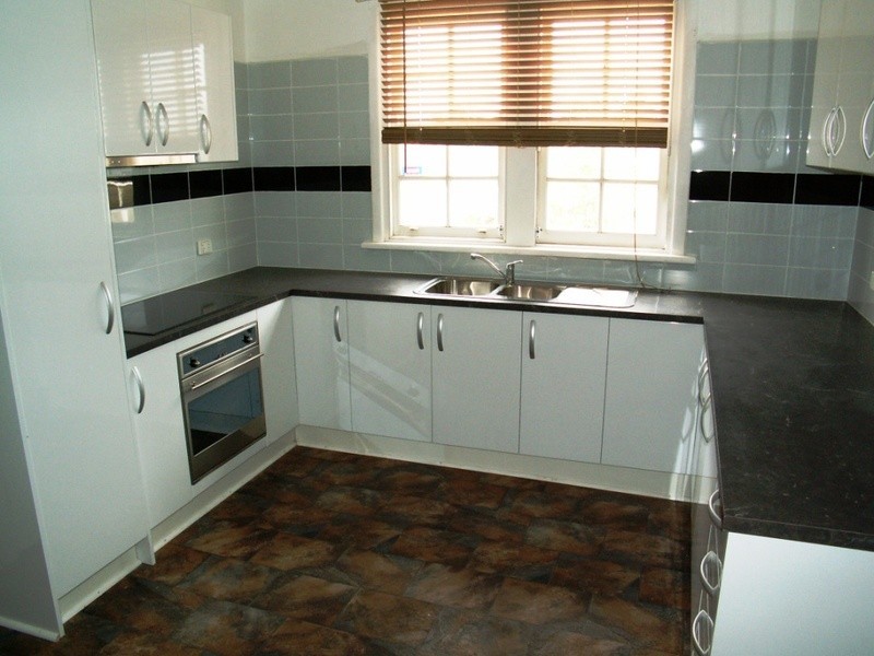 2/6 Sherwin Court, Melton VIC 3337