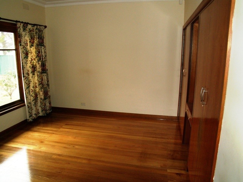 2/6 Sherwin Court, Melton VIC 3337