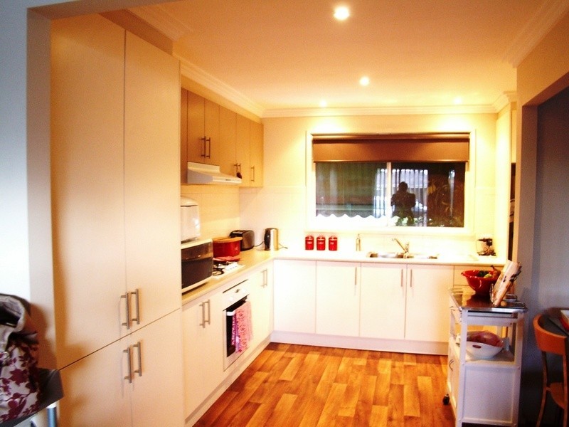 8 Kingsley Place, Melton West VIC 3337