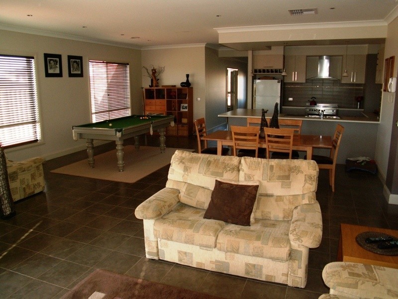 Melton West VIC 3337