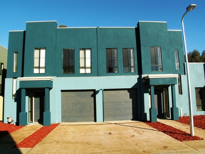 15/62 Andrew Street, Melton South VIC 3338