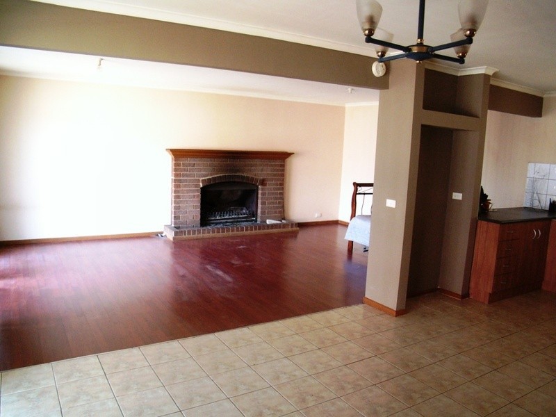 48 Centenary Avenue, Melton VIC 3337