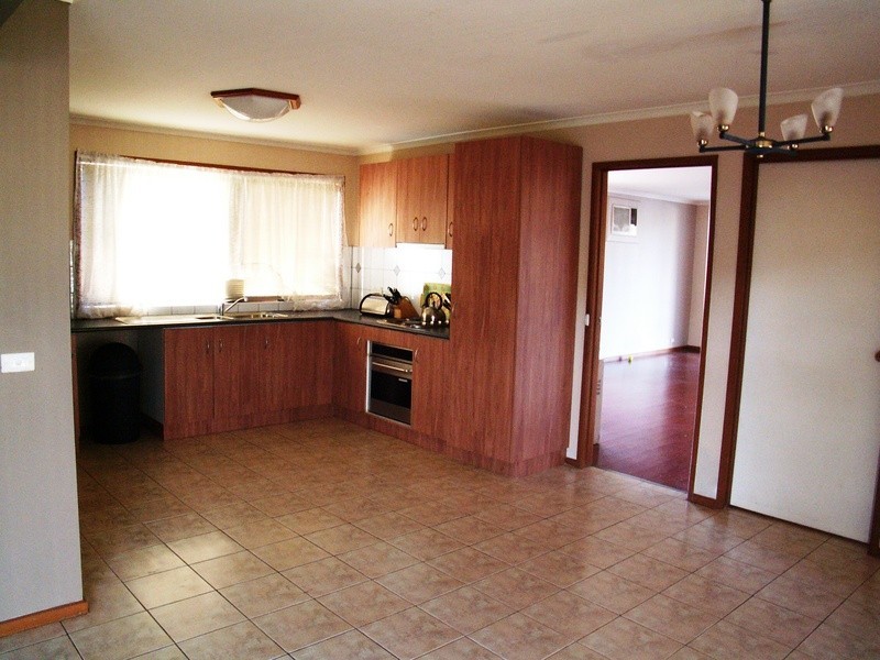 48 Centenary Avenue, Melton VIC 3337