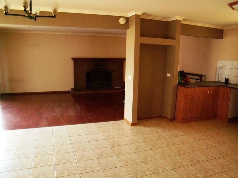 48 Centenary Avenue, Melton VIC 3337