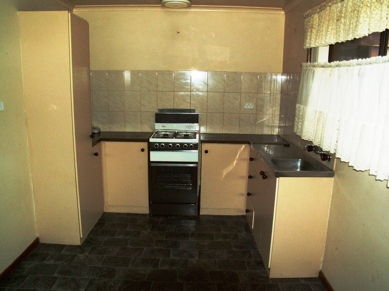 6/26 Brooklyn Road, Melton South VIC 3338