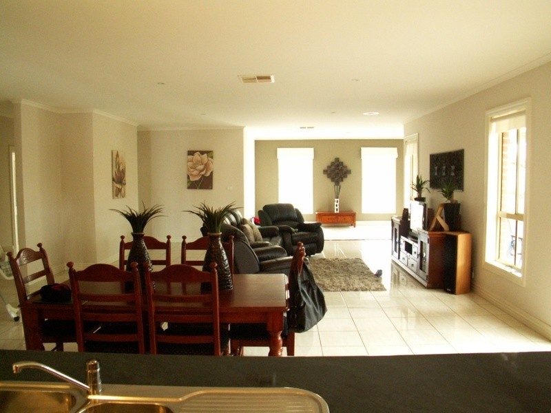 Melton West VIC 3337