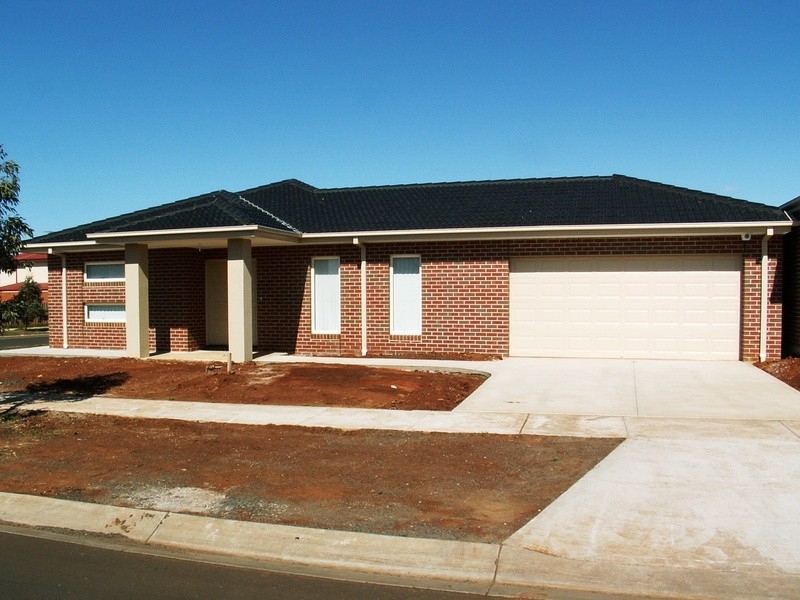 35 Skipton Street, Melton VIC 3337