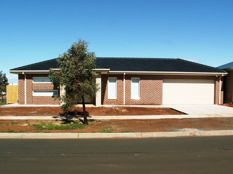 35 Skipton Street, Melton VIC 3337