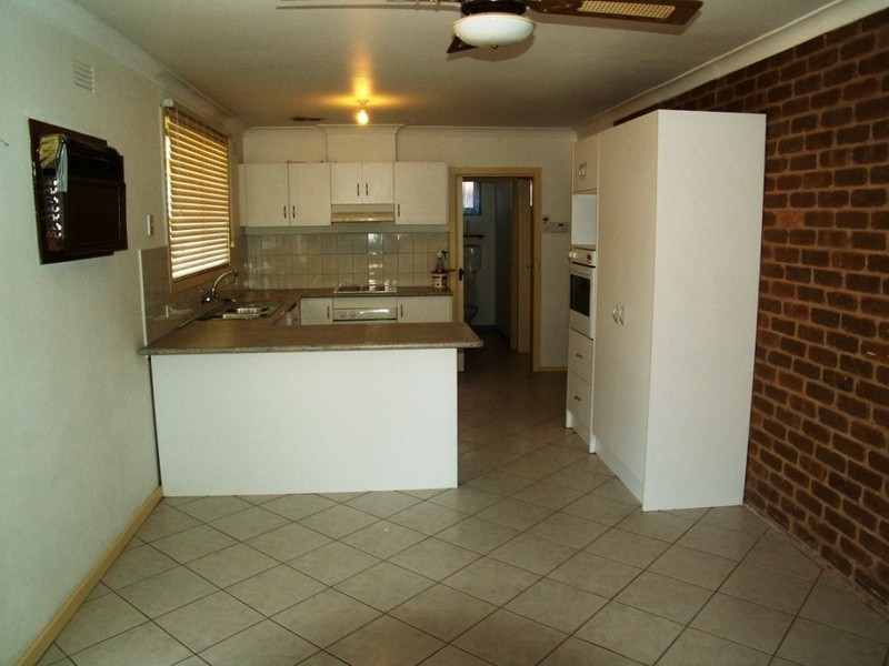 33 Westcott Parade, Rockbank VIC 3335