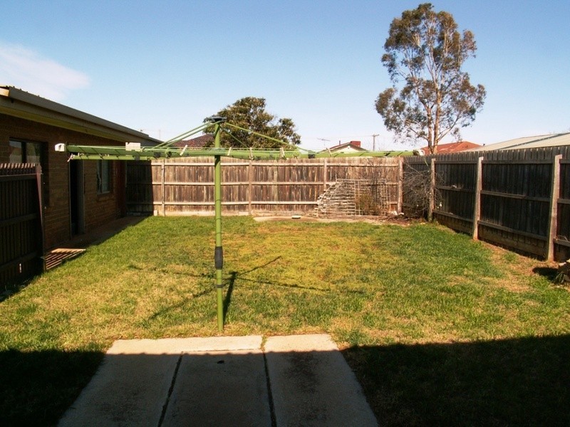 33 Westcott Parade, Rockbank VIC 3335
