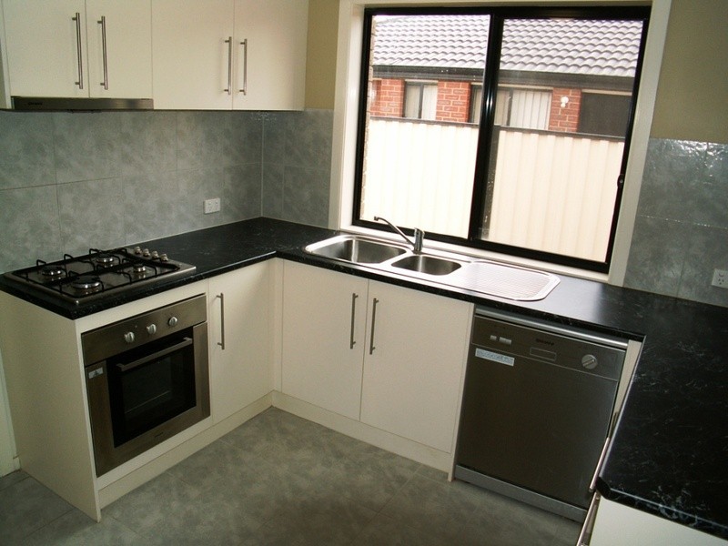 14 Linda Place, Melton VIC 3337