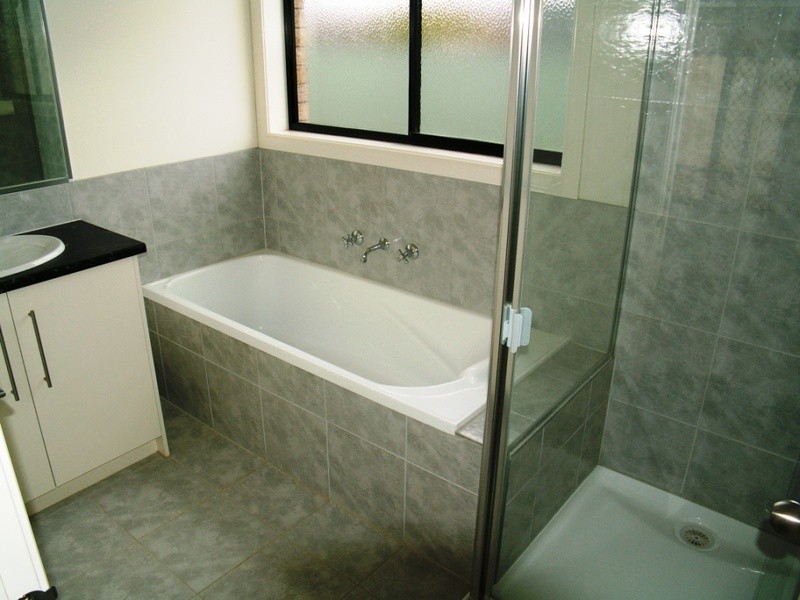 14 Linda Place, Melton VIC 3337