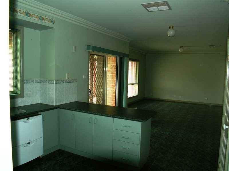 6 Pyke Place, Melton VIC 3337