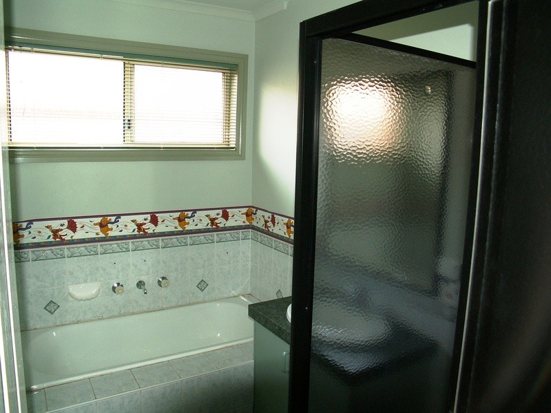 6 Pyke Place, Melton VIC 3337