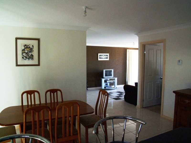 6 Lakeside Court, Melton West VIC 3337