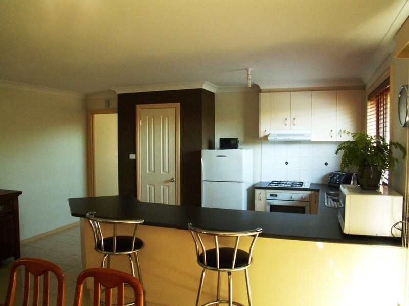 6 Lakeside Court, Melton West VIC 3337