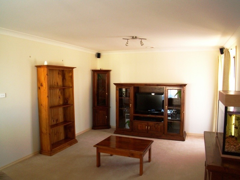 6 Lakeside Court, Melton West VIC 3337