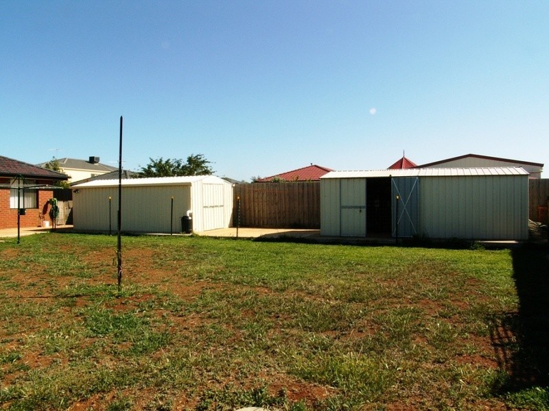 6 Lakeside Court, Melton West VIC 3337