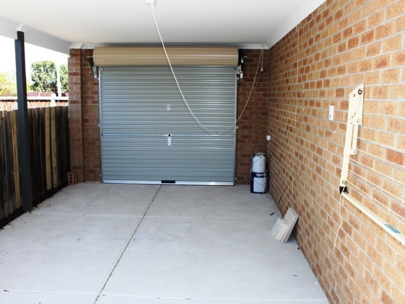 1/2 Fraser Street, Melton South VIC 3338
