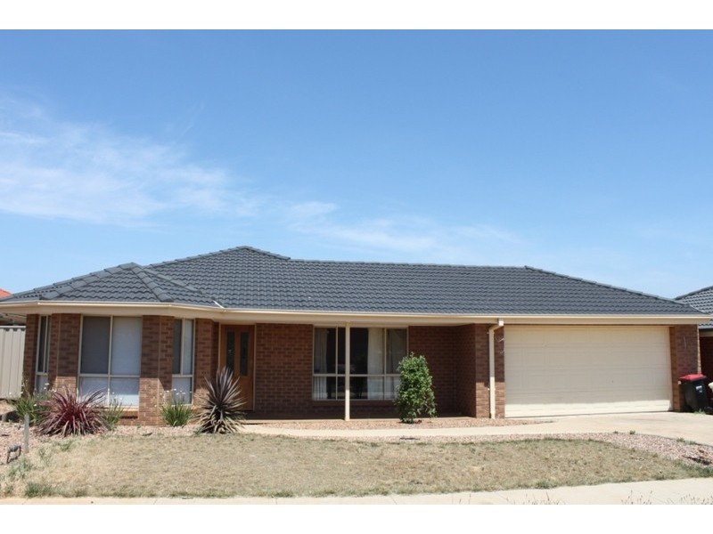 15 Sugarberry Rise, Melton West VIC 3337
