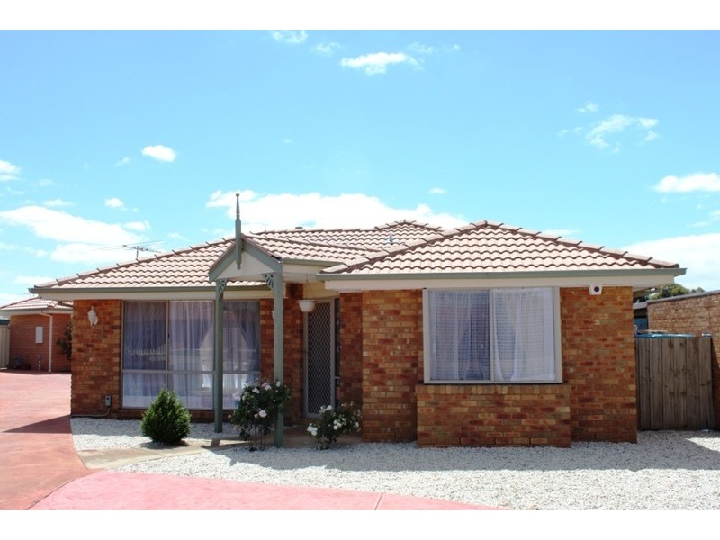 1/16 Belinda Crescent, Melton VIC 3337